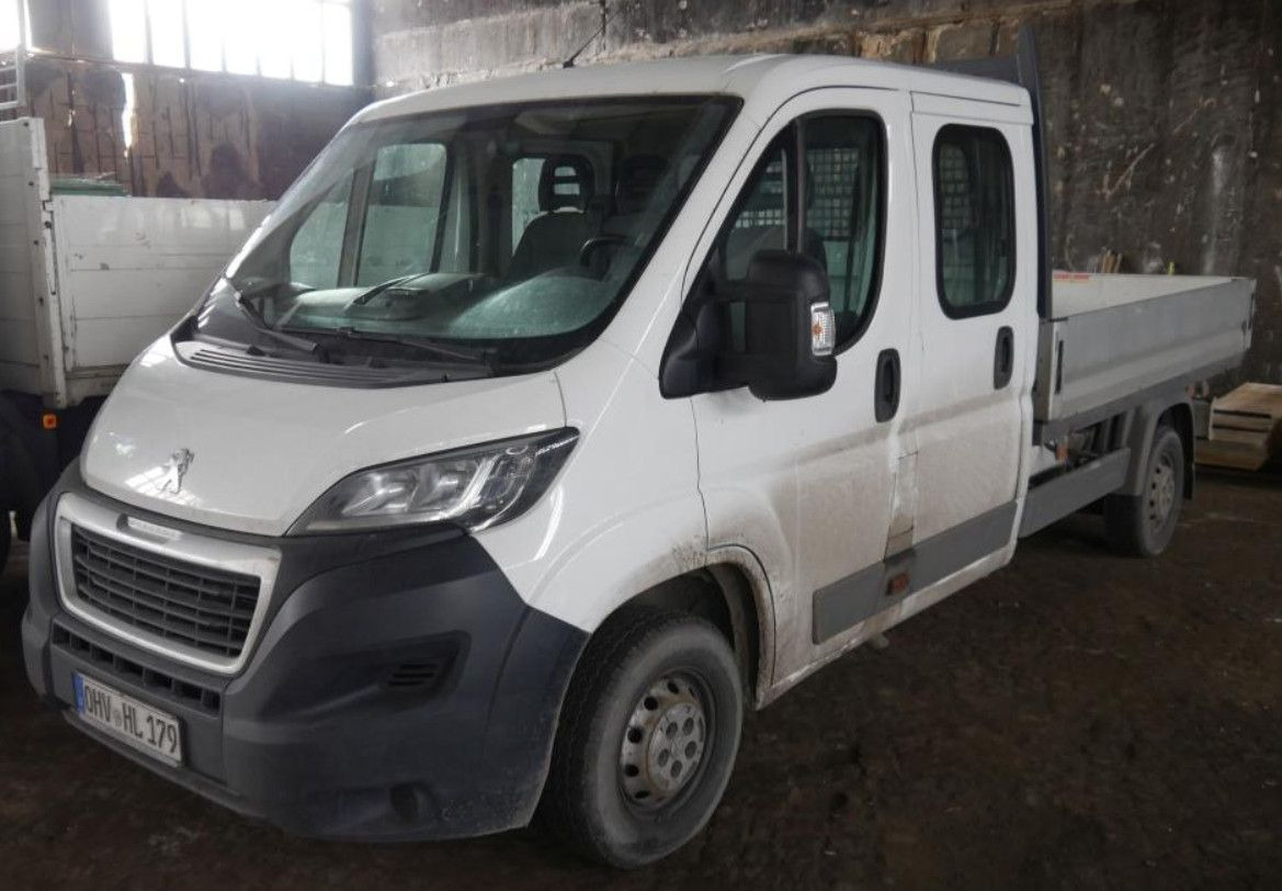 Peugeot Boxer Pritsche Doka. 335 L3 BlueHDi 130 Klima - الشاحنات الصغيرة المسطحة, الشاحنات الصغيرة كابينة مزدوجة: صور 1 Peugeot Boxer Pritsche Doka. 335 L3 BlueHDi 130 Klima - الشاحنات الصغيرة المسطحة, الشاحنات الصغيرة كابينة مزدوجة: صور 1