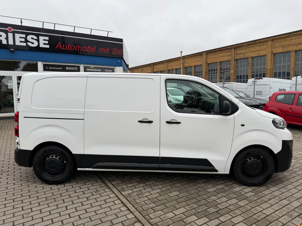 Peugeot Expert Kasten Premium L2 SHZ KLIMA STANDHEIZUNG - ميكروباص: صور 3 Peugeot Expert Kasten Premium L2 SHZ KLIMA STANDHEIZUNG - ميكروباص: صور 3
