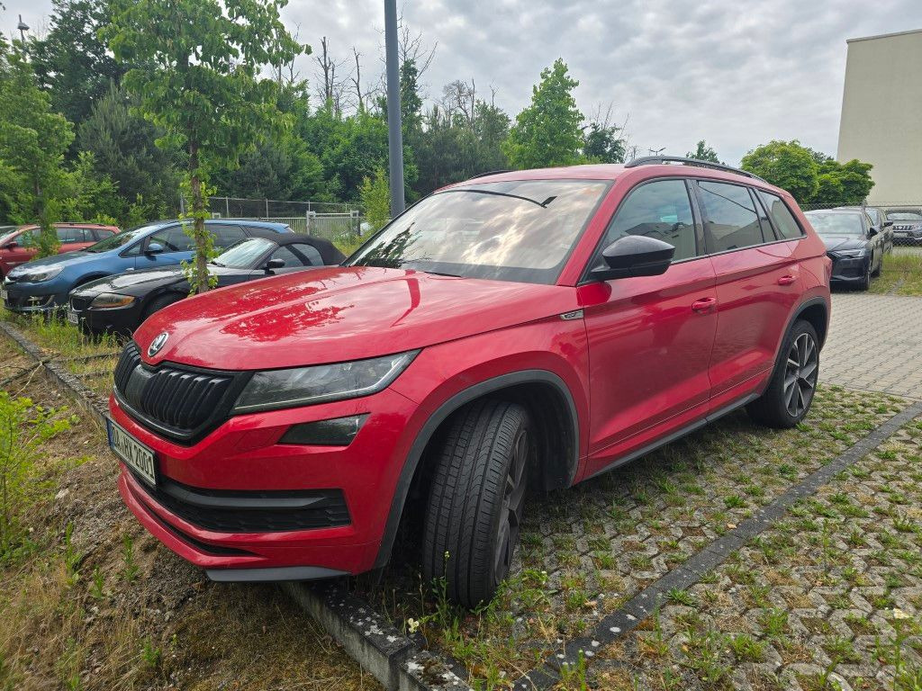 Skoda Kodiaq Sportline LED AUTOMATIK NAVI ALCANTARA - سيارة دفع رباعي: صور 1 Skoda Kodiaq Sportline LED AUTOMATIK NAVI ALCANTARA - سيارة دفع رباعي: صور 1