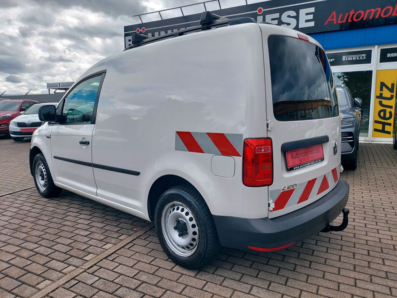 Volkswagen Caddy Kasten Klima Sortimo Regal AHK - ميكروباص: صور 5 Volkswagen Caddy Kasten Klima Sortimo Regal AHK - ميكروباص: صور 5