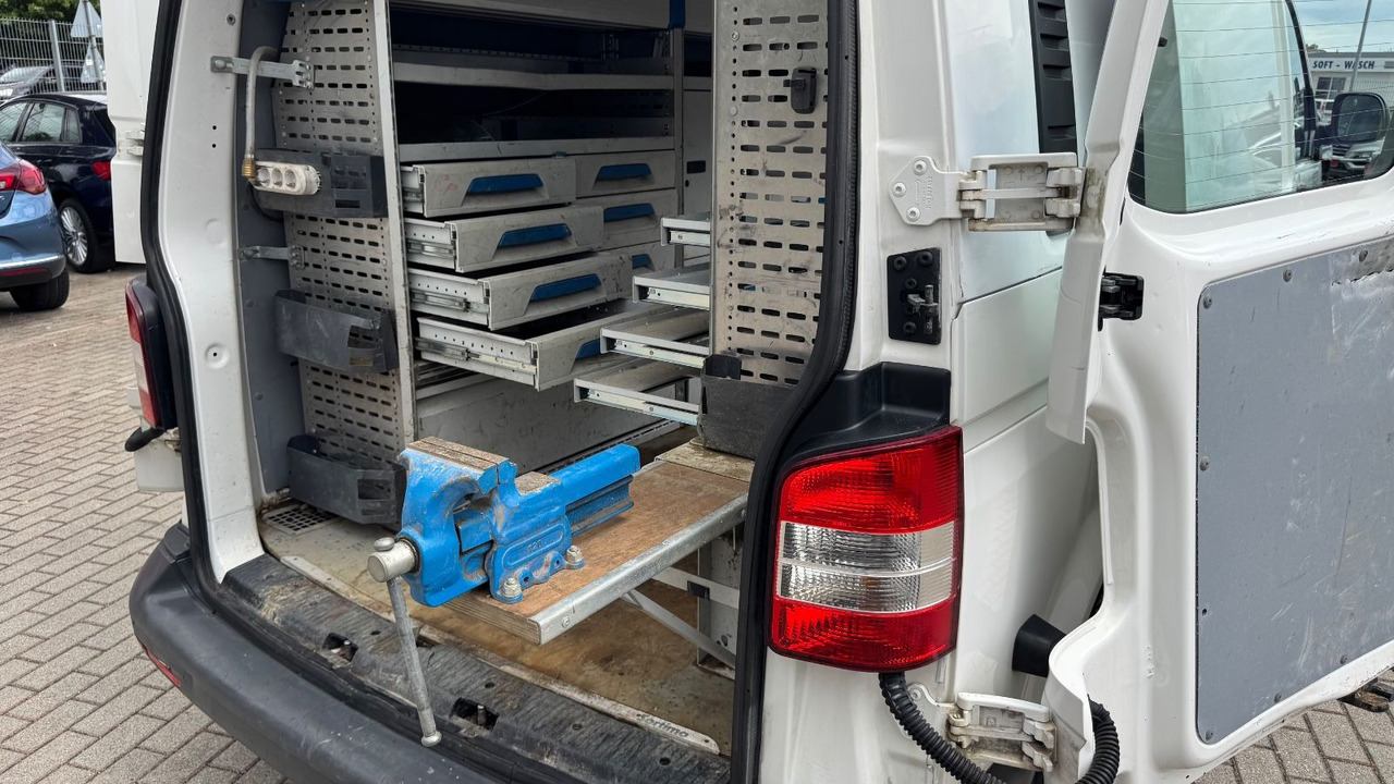 Volkswagen T5 Transporter Kasten-Kombi Lang 4Motion KLIMA - ميكروباص: صور 2 Volkswagen T5 Transporter Kasten-Kombi Lang 4Motion KLIMA - ميكروباص: صور 2