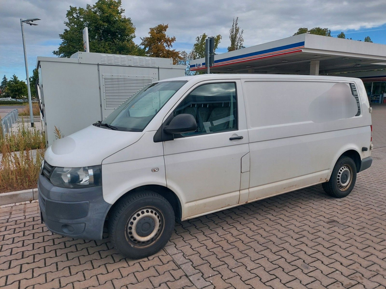 Volkswagen T5 Transporter Kasten Kombi lang Klima AHK - ميكروباص: صور 1 Volkswagen T5 Transporter Kasten Kombi lang Klima AHK - ميكروباص: صور 1