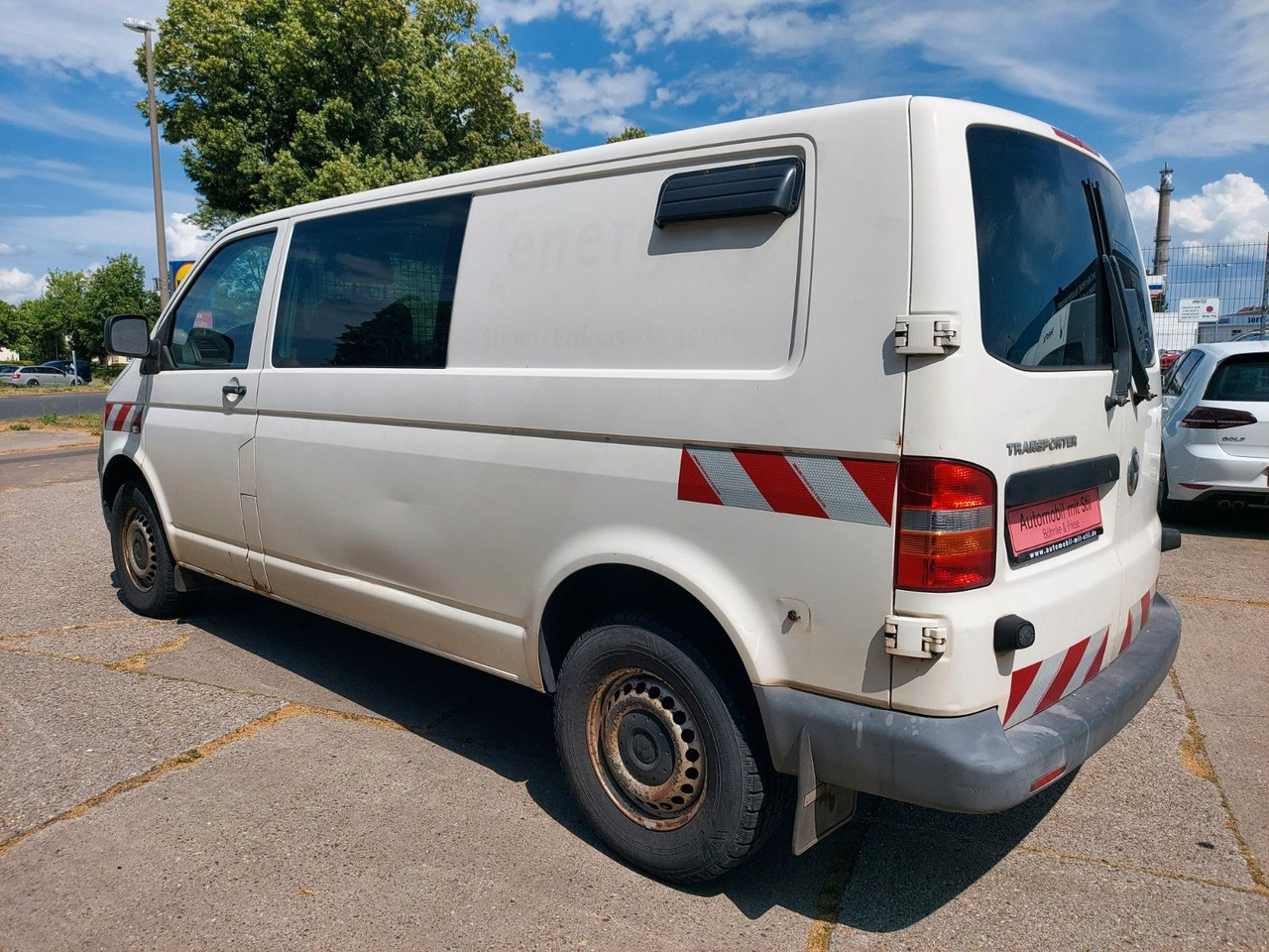 Volkswagen T5 Transporter Kombi Kasten 4Motion lang - ميكروباص: صور 4 Volkswagen T5 Transporter Kombi Kasten 4Motion lang - ميكروباص: صور 4