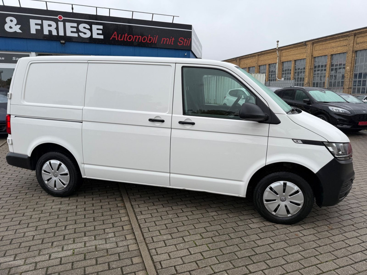 Volkswagen T6.1 Transporter Kasten DSG SHZ PDC - ميكروباص: صور 2 Volkswagen T6.1 Transporter Kasten DSG SHZ PDC - ميكروباص: صور 2