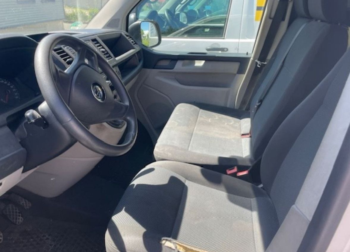 Volkswagen T6 Transporter Kasten-Kombi Kasten EcoProfi - ميكروباص: صور 4 Volkswagen T6 Transporter Kasten-Kombi Kasten EcoProfi - ميكروباص: صور 4