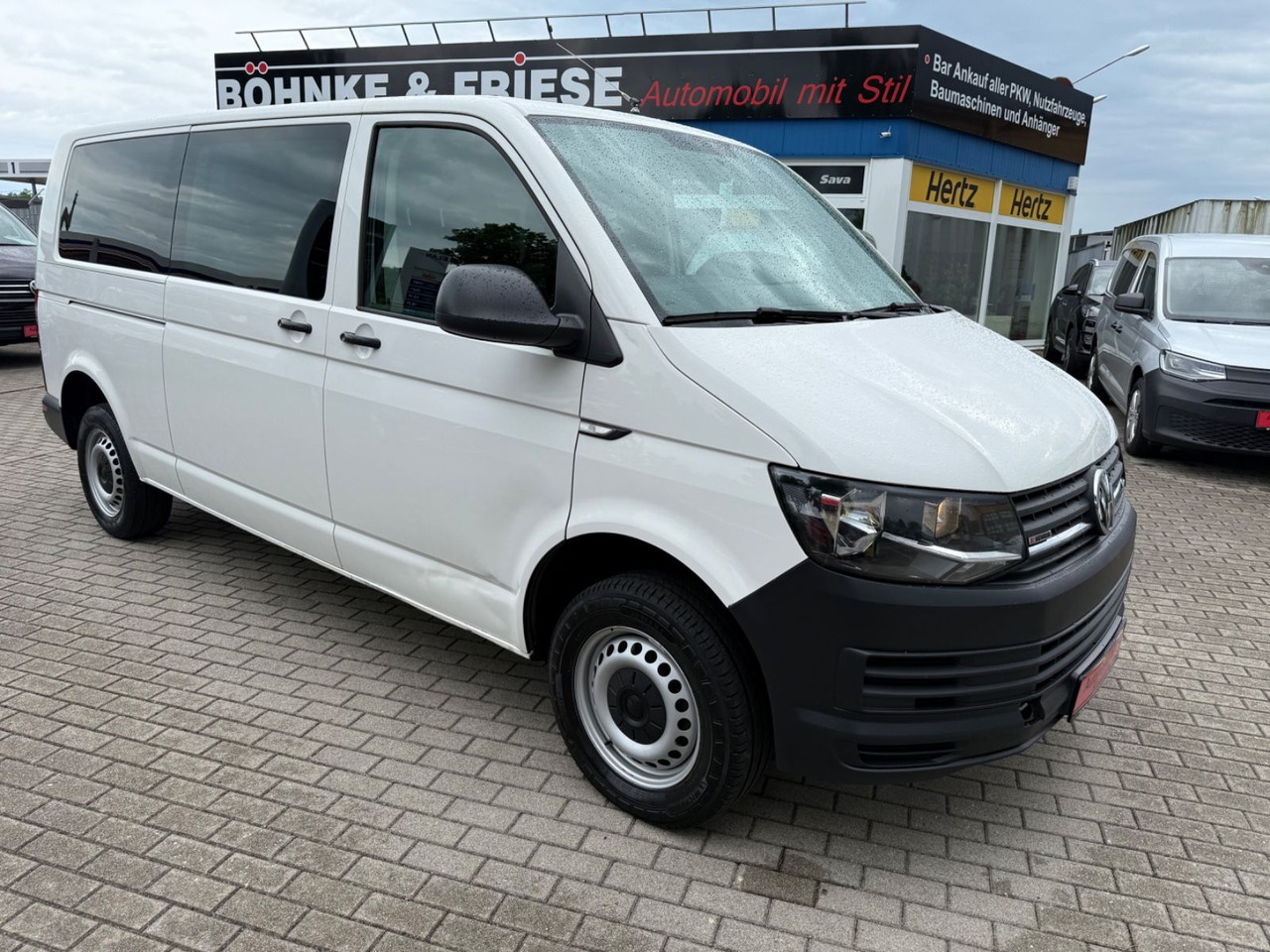 Volkswagen T6 Transporter Kasten Kombi lang 4Motion 5 Sitze - ميكروباص: صور 2 Volkswagen T6 Transporter Kasten Kombi lang 4Motion 5 Sitze - ميكروباص: صور 2