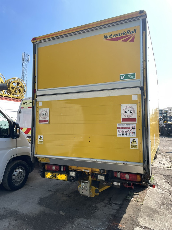 Mitsubishi Fusso - بصندوق مغلق شاحنة: صور 3 Mitsubishi Fusso - بصندوق مغلق شاحنة: صور 3