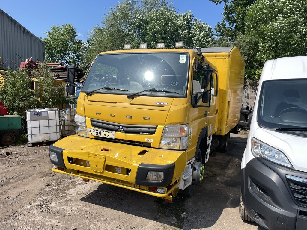 Mitsubishi Fusso - بصندوق مغلق شاحنة: صور 2 Mitsubishi Fusso - بصندوق مغلق شاحنة: صور 2