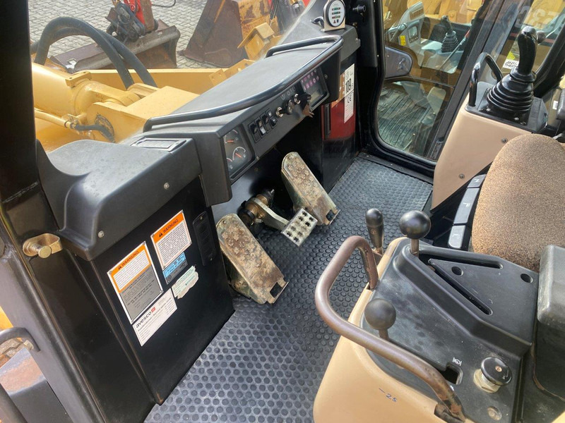 Caterpillar 953 C - اللودر المجنزر: صور 5 Caterpillar 953 C - اللودر المجنزر: صور 5