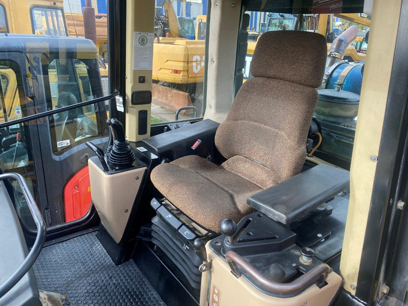 Caterpillar 953 C - اللودر المجنزر: صور 4 Caterpillar 953 C - اللودر المجنزر: صور 4