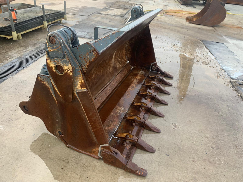 Liebherr LR 624 - بكت: صور 2 Liebherr LR 624 - بكت: صور 2