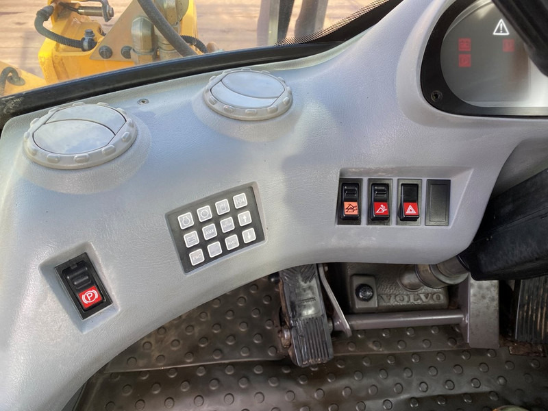 اللودر بعجل Volvo L90E NVT: صور 6