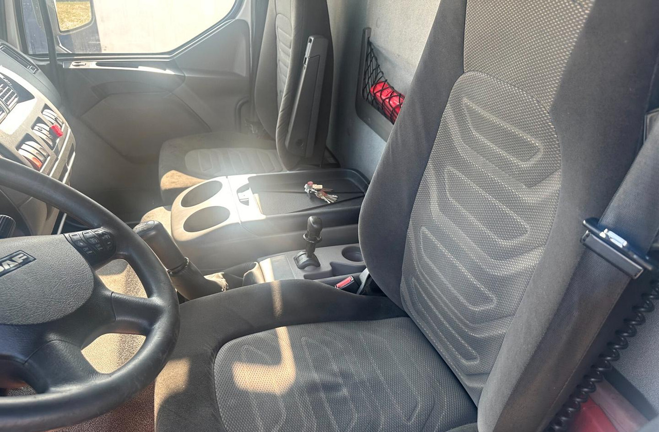 DAF LF 55.220 FURGONE 8 MT. - بصندوق مغلق شاحنة: صور 5 DAF LF 55.220 FURGONE 8 MT. - بصندوق مغلق شاحنة: صور 5
