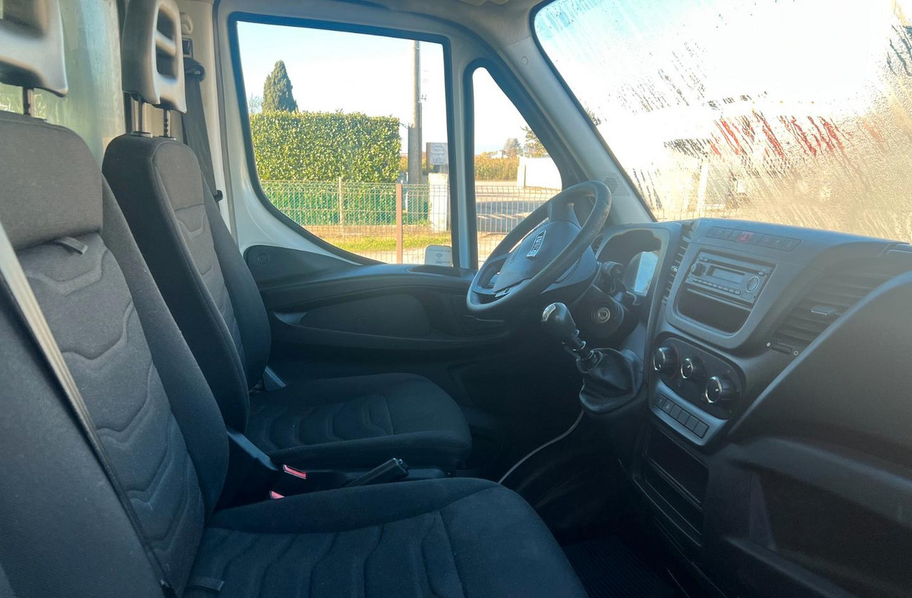 Iveco daily 35s15 furgone euro 6 - الشاحنات الصغيرة صندوق مغلق: صور 3 Iveco daily 35s15 furgone euro 6 - الشاحنات الصغيرة صندوق مغلق: صور 3