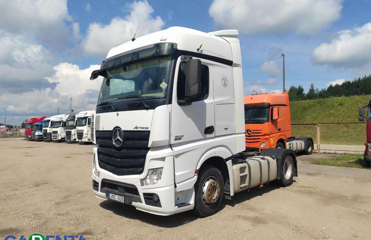 Mercedes-Benz Actros1842 - شاحنة جرار: صور 1 Mercedes-Benz Actros1842 - شاحنة جرار: صور 1