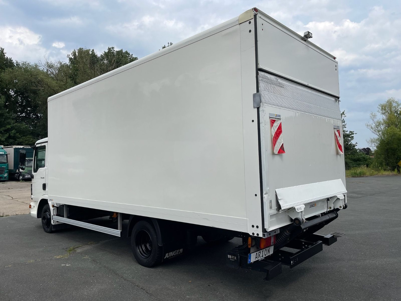 MAN TGL 8.190 4x2 BL Koffer/MIETE/MIETKAUF/LBW/EU6d - الشاحنات الصغيرة صندوق مغلق: صور 4 MAN TGL 8.190 4x2 BL Koffer/MIETE/MIETKAUF/LBW/EU6d - الشاحنات الصغيرة صندوق مغلق: صور 4