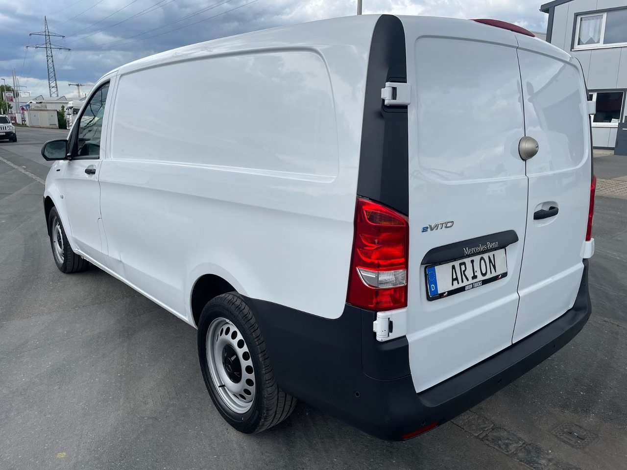 Mercedes-Benz eVito 111 Kastenwagen lang/Kamera/AC/70kW/3Sitze - فان المدمجة, فان كهربائية: صور 4 Mercedes-Benz eVito 111 Kastenwagen lang/Kamera/AC/70kW/3Sitze - فان المدمجة, فان كهربائية: صور 4