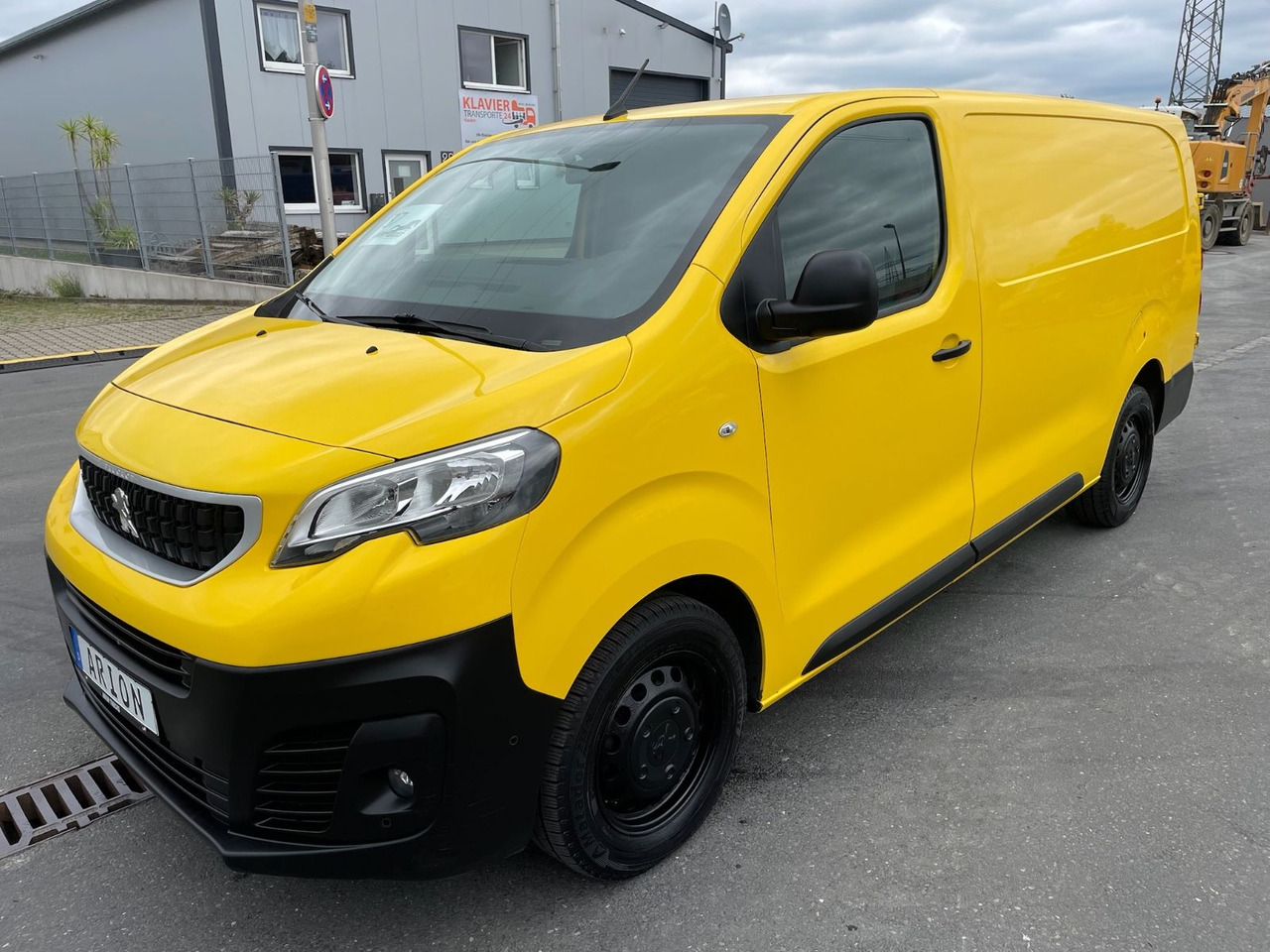 Peugeot Expert Kasten Pro L3/2.0 BlueHDI/AC/15xVerfügbar - فان المدمجة: صور 3 Peugeot Expert Kasten Pro L3/2.0 BlueHDI/AC/15xVerfügbar - فان المدمجة: صور 3