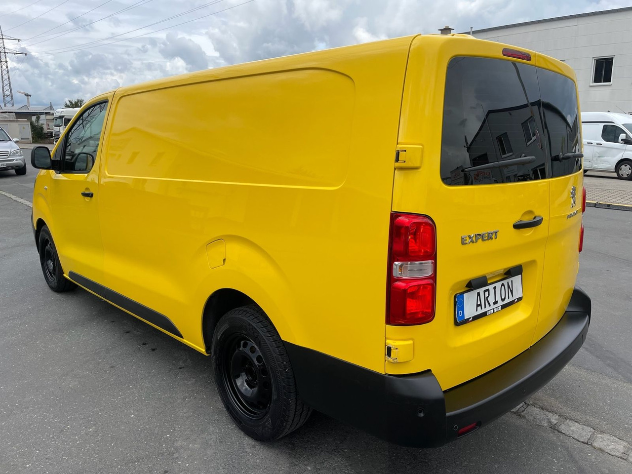 Peugeot Expert Kasten Pro L3/2.0 BlueHDI/AC/15xVerfügbar - فان المدمجة: صور 4 Peugeot Expert Kasten Pro L3/2.0 BlueHDI/AC/15xVerfügbar - فان المدمجة: صور 4