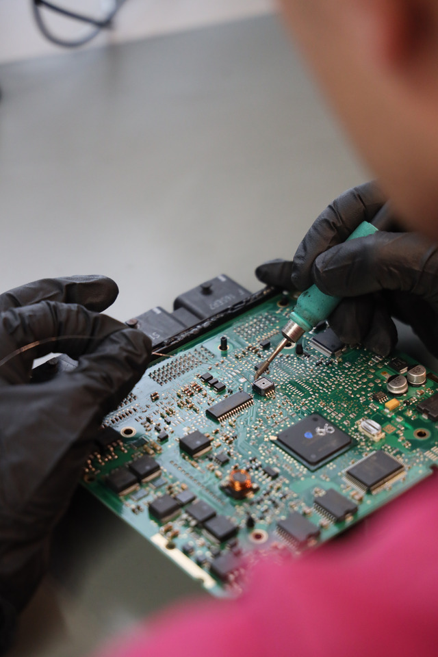 Mercedes MCM2 MCM2.1 Express Reparatur (repair service) - قطع الغيار: صور 4 Mercedes MCM2 MCM2.1 Express Reparatur (repair service) - قطع الغيار: صور 4