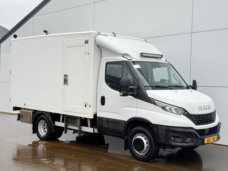 Iveco Daily Daily 70C18 3.0 *Service bus / Inbouw* LED Climate Control Cruise Control Tachograaf Standkachel Trekhaak Camera Stoelverwarming - الشاحنات الصغيرة صندوق مغلق: صور 4 Iveco Daily Daily 70C18 3.0 *Service bus / Inbouw* LED Climate Control Cruise Control Tachograaf Standkachel Trekhaak Camera Stoelverwarming - الشاحنات الصغيرة صندوق مغلق: صور 4