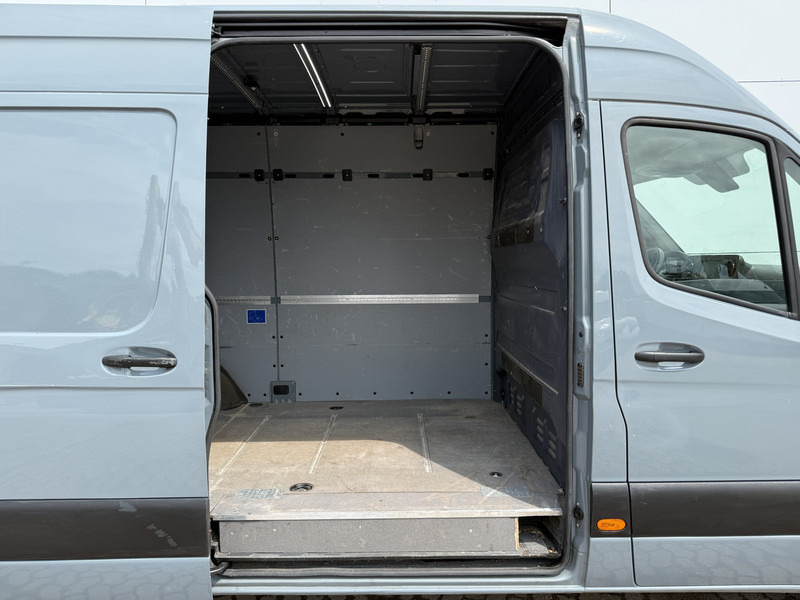 فان المدمجة Mercedes-Benz Sprinter 315 1.9 CDI L2H2 Climate Control Cruise Control Carplay Camera RWD: صور 10