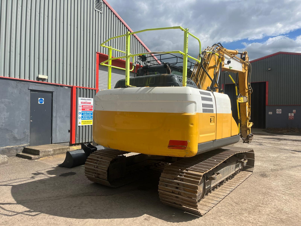 Kobelco SK130LC-11 - حفارات زحافة: صور 5 Kobelco SK130LC-11 - حفارات زحافة: صور 5