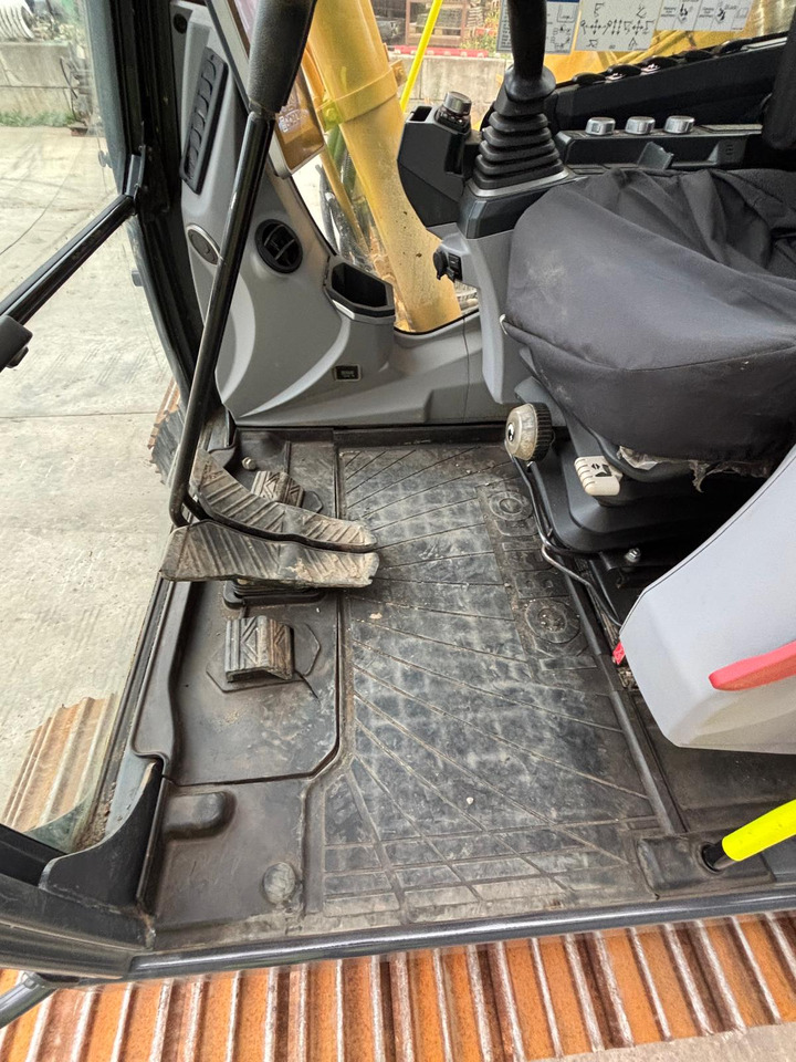 Kobelco SK130LC-11 إيجار Kobelco SK130LC-11: صور 20 Kobelco SK130LC-11 إيجار Kobelco SK130LC-11: صور 20