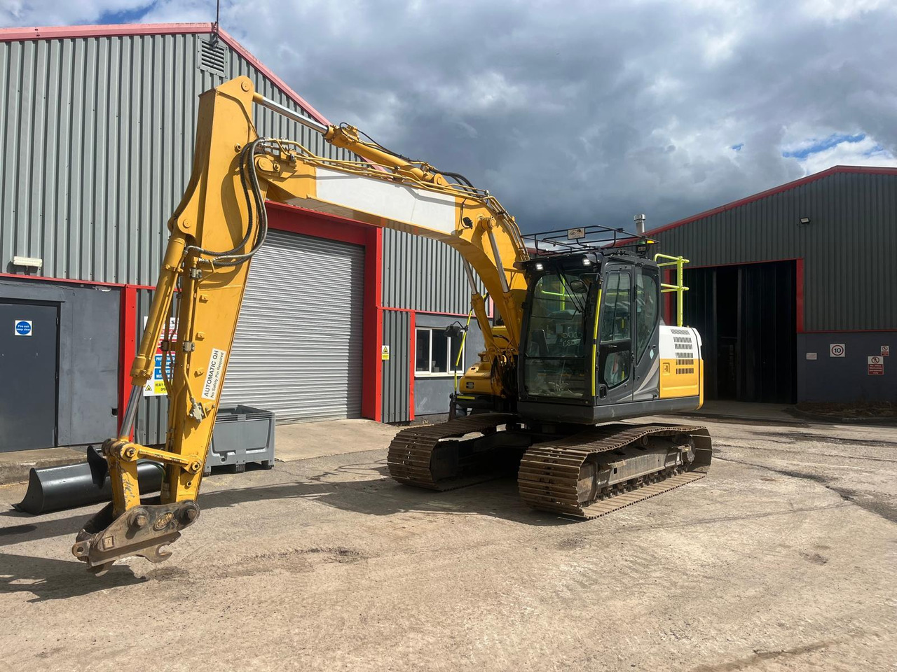 Kobelco SK130LC-11 - حفارات زحافة: صور 1 Kobelco SK130LC-11 - حفارات زحافة: صور 1