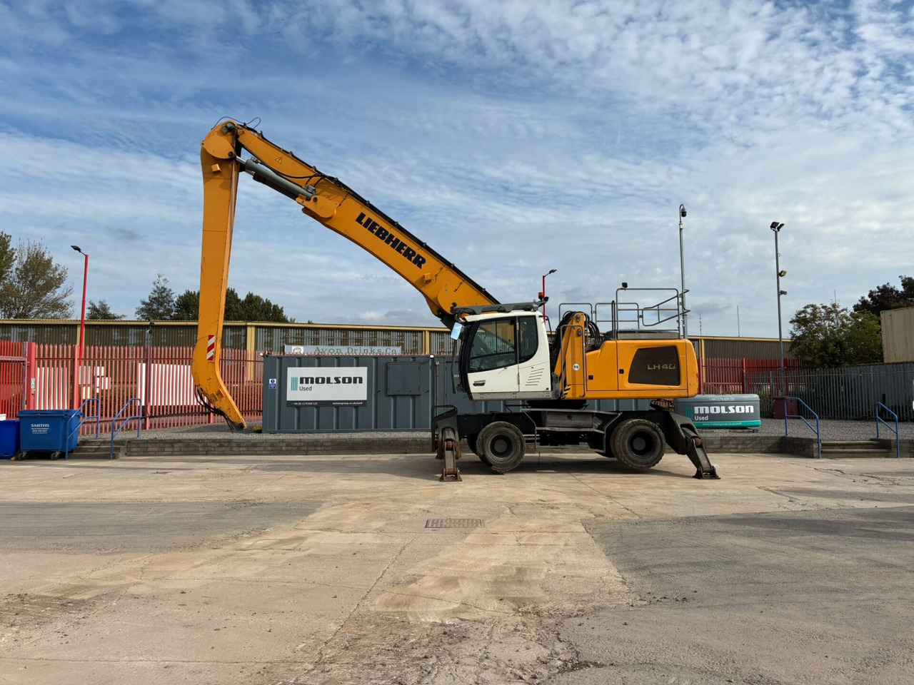 Liebherr LH40M - حفارة النقل والشحن: صور 2 Liebherr LH40M - حفارة النقل والشحن: صور 2