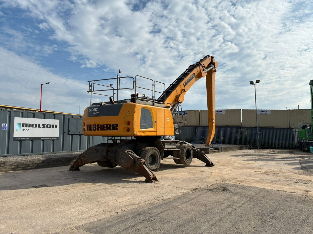 Liebherr LH40M - حفارة النقل والشحن: صور 5 Liebherr LH40M - حفارة النقل والشحن: صور 5