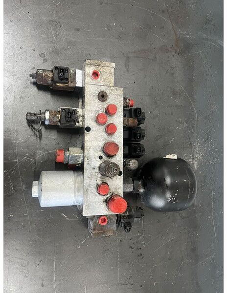 Liebherr A944C Li / A934C Li / R944C Li / R954C - علم السوائل المتحركة: صور 1 Liebherr A944C Li / A934C Li / R944C Li / R954C - علم السوائل المتحركة: صور 1