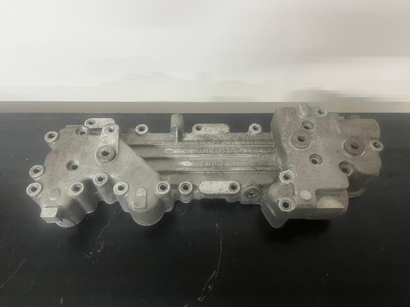 Liebherr Oliekoeler plaat + Tussenplaat D 9408 - المحرك و قطع الغيار: صور 3 Liebherr Oliekoeler plaat + Tussenplaat D 9408 - المحرك و قطع الغيار: صور 3