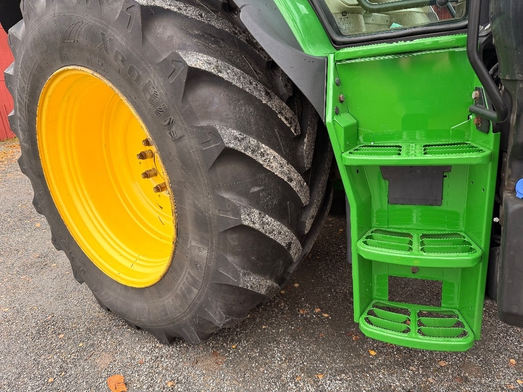 جرار John Deere 6155 R: صور 21