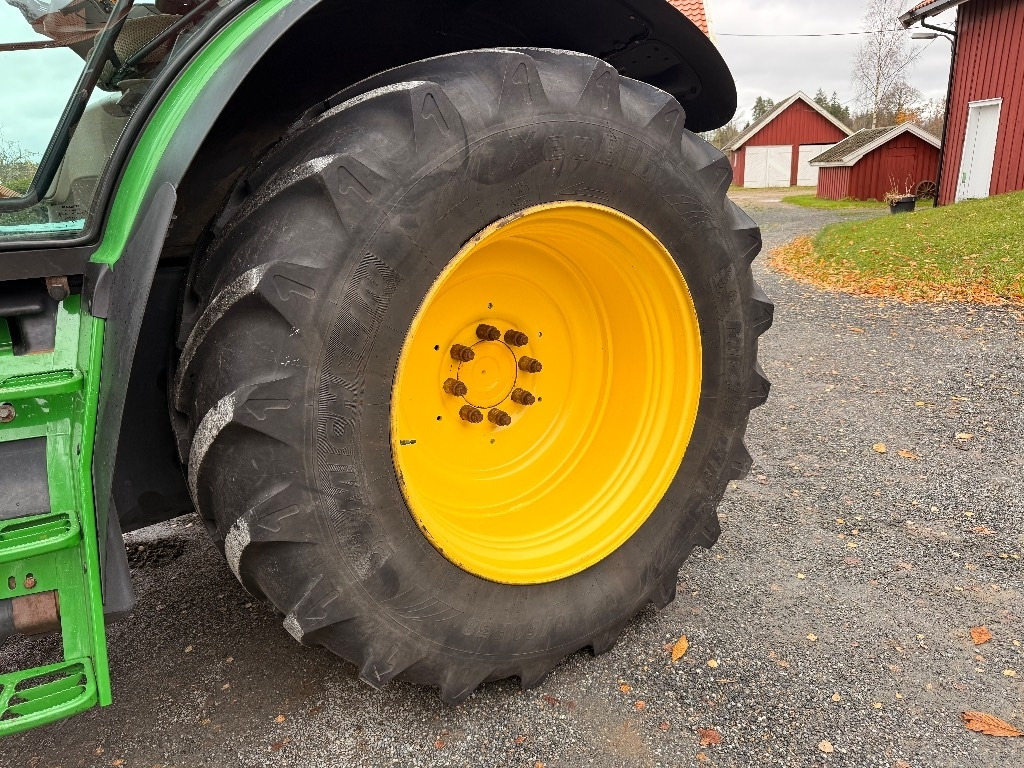 جرار John Deere 6155 R: صور 16