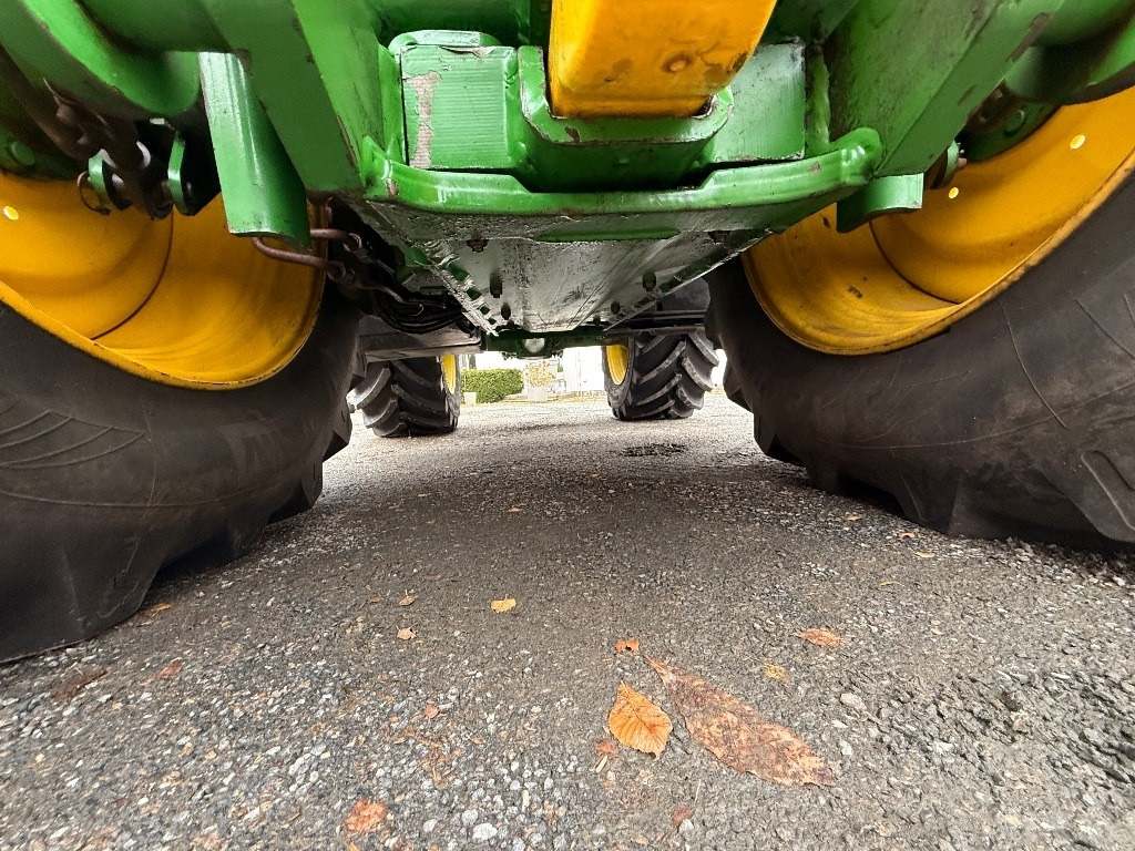 جرار John Deere 6155 R: صور 36