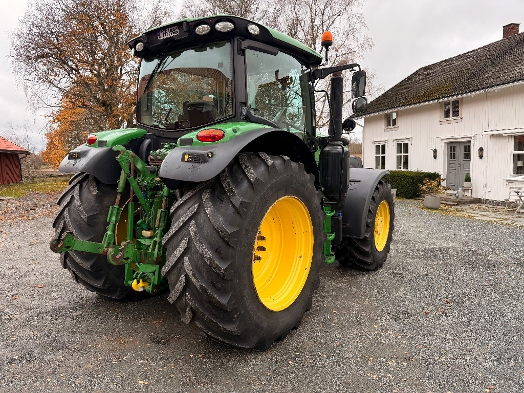 جرار John Deere 6155 R: صور 10