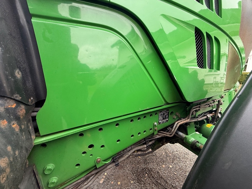 جرار John Deere 6155 R: صور 38