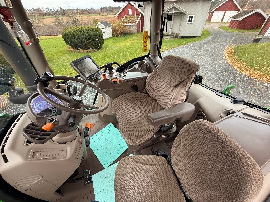 جرار John Deere 6155 R: صور 46