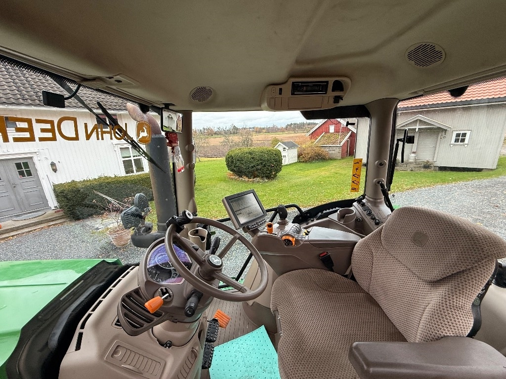 جرار John Deere 6155 R: صور 47