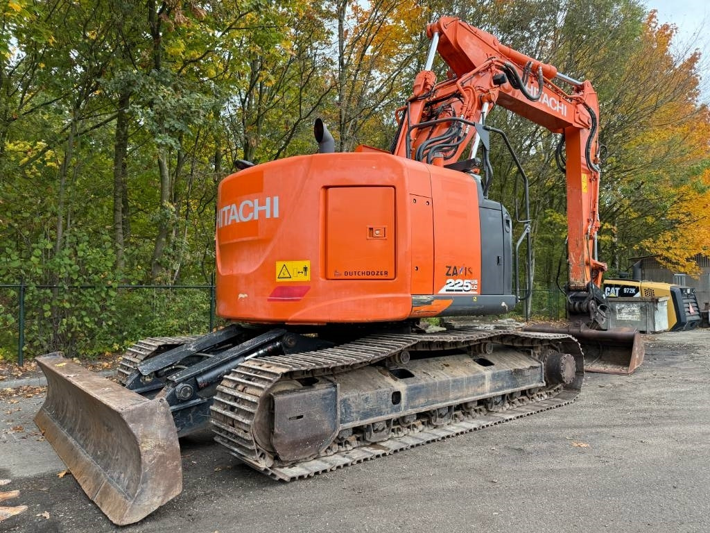 Hitachi ZX225 US LC-6 - حفارات زحافة: صور 4 Hitachi ZX225 US LC-6 - حفارات زحافة: صور 4