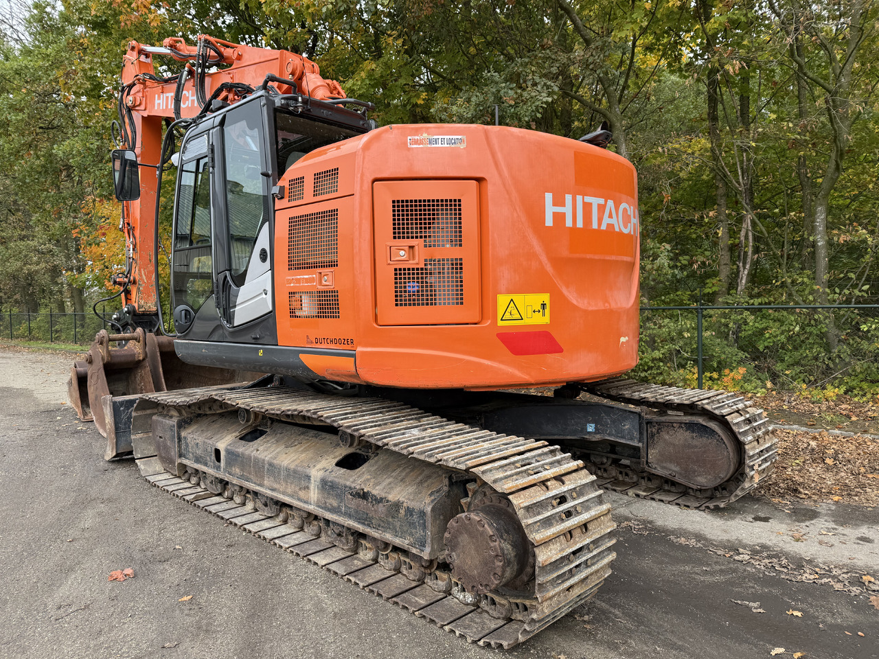 Hitachi ZX225USLC-6 - حفارات زحافة: صور 3 Hitachi ZX225USLC-6 - حفارات زحافة: صور 3