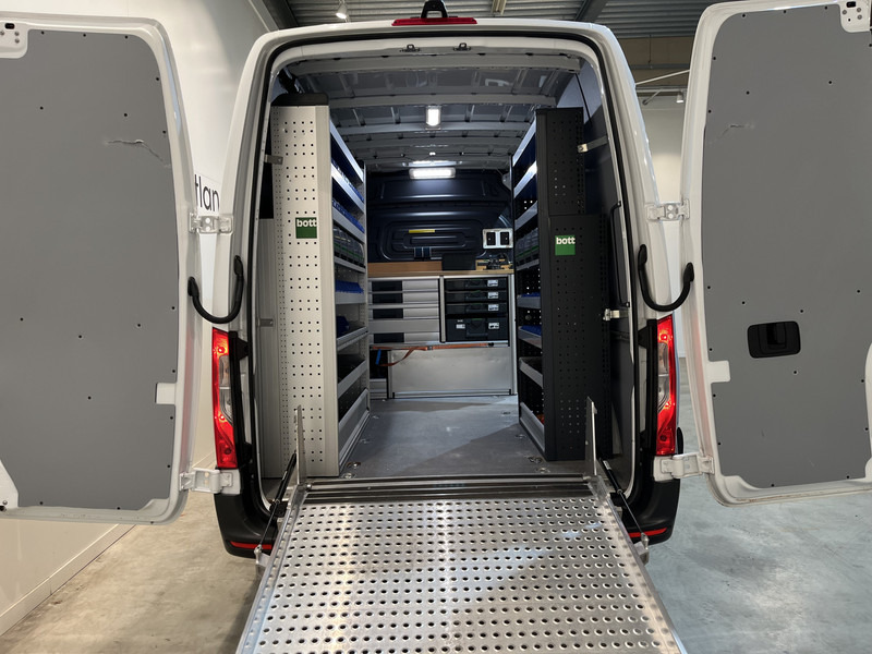 Mercedes-Benz Sprinter 311 CDI L2H2 RWD / Euro 6 / Servicebus / Bott inrichting / 220V / Airco / Oprijplaat / Compressor / CarPlay / Camera - فان: صور 3 Mercedes-Benz Sprinter 311 CDI L2H2 RWD / Euro 6 / Servicebus / Bott inrichting / 220V / Airco / Oprijplaat / Compressor / CarPlay / Camera - فان: صور 3