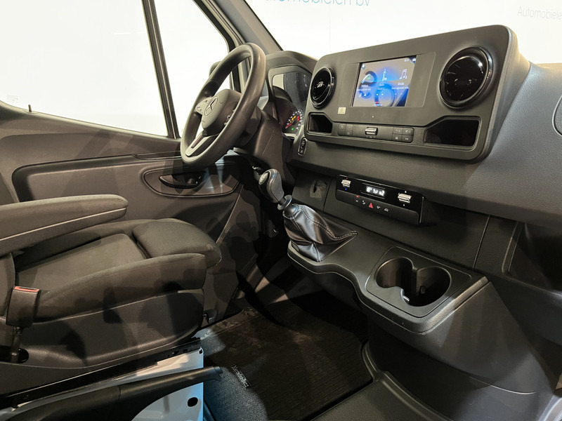 Mercedes-Benz Sprinter 311 CDI L2H2 RWD / Euro 6 / Servicebus / Bott inrichting / 220V / Airco / Oprijplaat / Compressor / CarPlay / Camera - فان: صور 4 Mercedes-Benz Sprinter 311 CDI L2H2 RWD / Euro 6 / Servicebus / Bott inrichting / 220V / Airco / Oprijplaat / Compressor / CarPlay / Camera - فان: صور 4