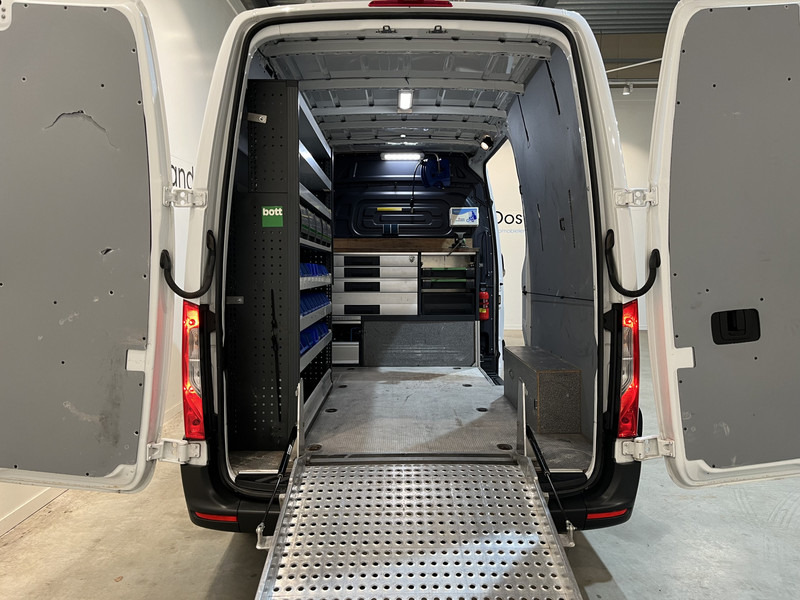 Mercedes-Benz Sprinter 311 CDI L2H2 RWD / Euro 6 / Servicebus / Bott inrichting / 220V / Airco / Oprijplaat / Compressor / CarPlay / Camera - فان: صور 4 Mercedes-Benz Sprinter 311 CDI L2H2 RWD / Euro 6 / Servicebus / Bott inrichting / 220V / Airco / Oprijplaat / Compressor / CarPlay / Camera - فان: صور 4