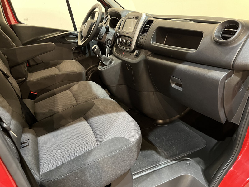 Renault Trafic 2.0 dCi 170 PK L1H1 / Euro 6 / Airco / Cruise Control / PDC / CarPlay / Navigatie / Trekhaak / LED / 3-Zits - فان المدمجة: صور 3 Renault Trafic 2.0 dCi 170 PK L1H1 / Euro 6 / Airco / Cruise Control / PDC / CarPlay / Navigatie / Trekhaak / LED / 3-Zits - فان المدمجة: صور 3