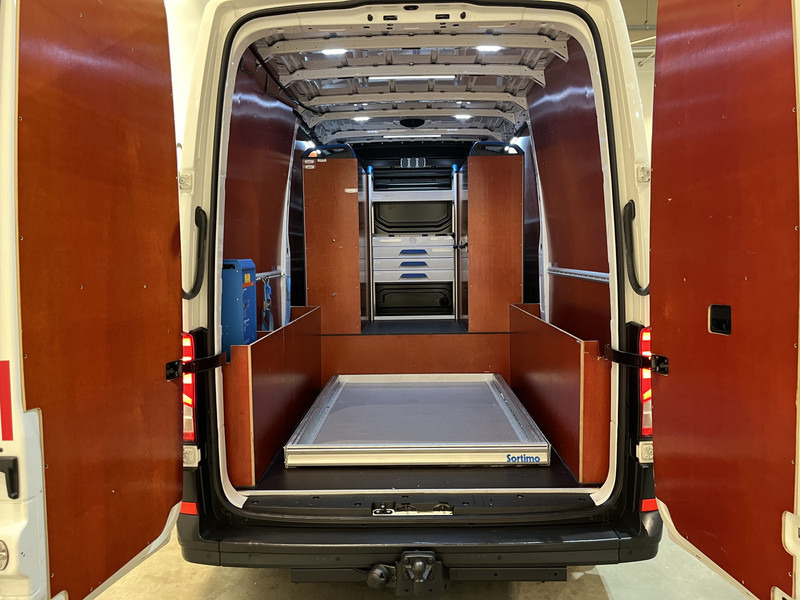 Volkswagen Crafter 35 2.0 TDI L3H3 180 PK Servicebus / Sortimo Inrichting / Euro 6 / Schuifdeur L + R / 220V. / Airco / Cruise Control / Camera / Trekhaak 3000 KG. / CarPlay / Navigatie - فان: صور 5 Volkswagen Crafter 35 2.0 TDI L3H3 180 PK Servicebus / Sortimo Inrichting / Euro 6 / Schuifdeur L + R / 220V. / Airco / Cruise Control / Camera / Trekhaak 3000 KG. / CarPlay / Navigatie - فان: صور 5