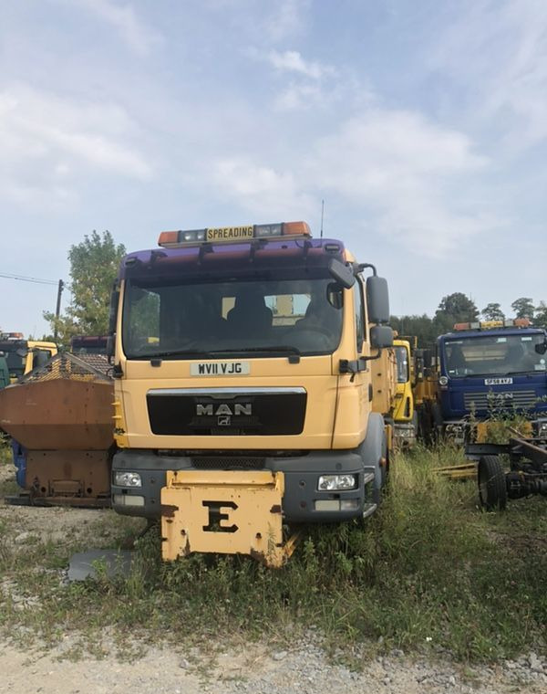 جرافة ثلج MAN TGM 18.290 4x4 piaskarka solarka wywrotka manual 2011: صور 16