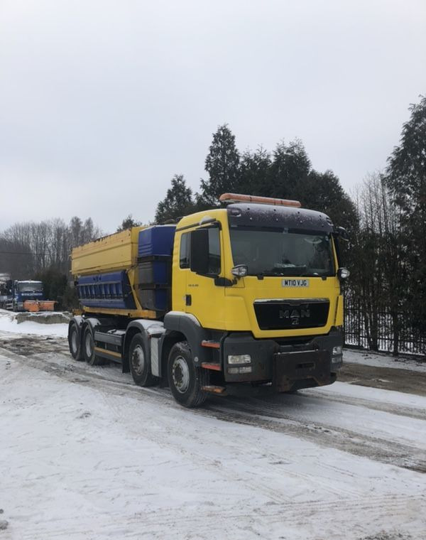 MAN TGS 32.360 8x4 piaskarka solarka schmidt euro5 pług - سيارة بلدية, شاحنة: صور 2 MAN TGS 32.360 8x4 piaskarka solarka schmidt euro5 pług - سيارة بلدية, شاحنة: صور 2
