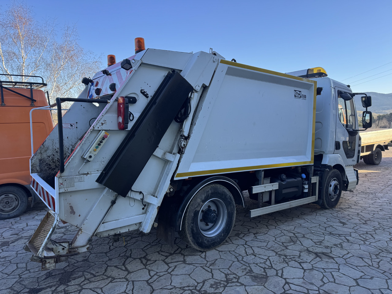 Renault Midlum 180 DXi - شاحنة القمامة: صور 4 Renault Midlum 180 DXi - شاحنة القمامة: صور 4